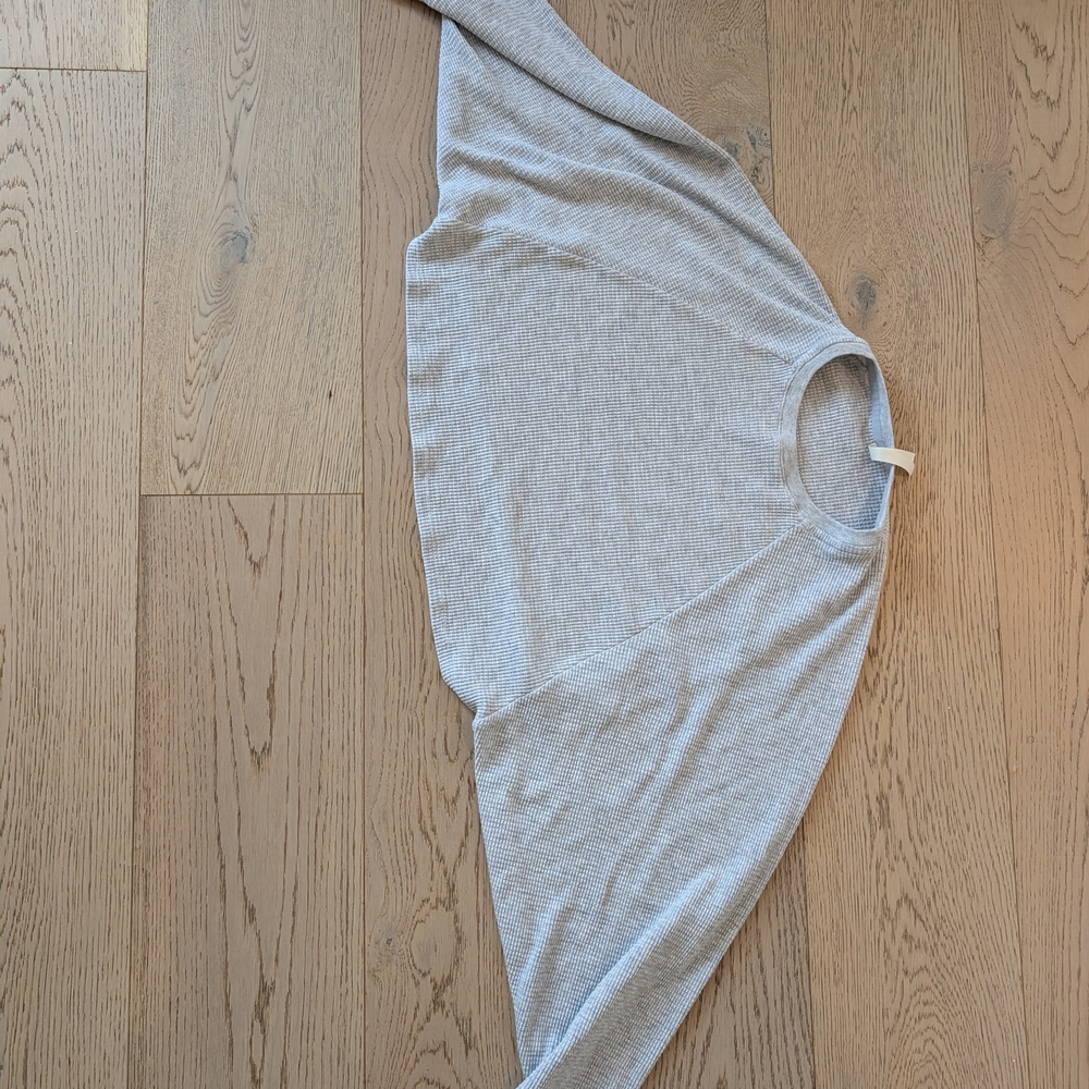 Babaton Gray Off-the-Shoulder Sweater